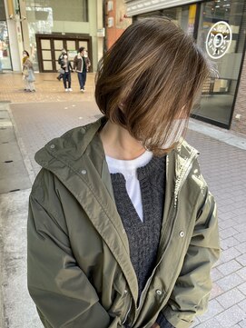 ワンバイワンクラッカ(one by one CLACCA) 白髪染めを使わない白髪活かしハイライト