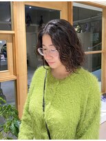 モカヘアー(mocha hair)&nbsp;ミディアムボブ/カーリーヘア/くせ毛活かし/くるくるパーマ