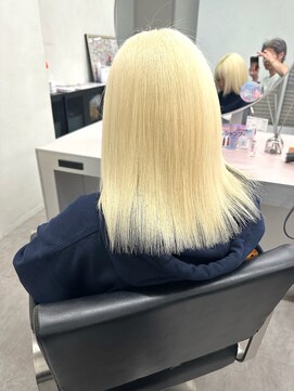 ティント 梅田(Tint) 【Ryota】抜きっぱなしブリーチ＋髪質改善《大阪梅田駅》