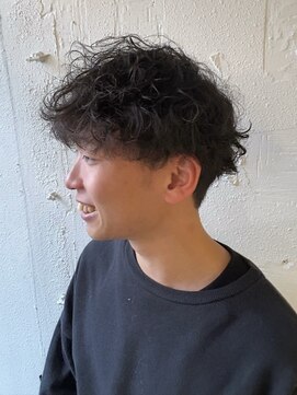 ティー(t .) 波巻きスパイラルパーマ