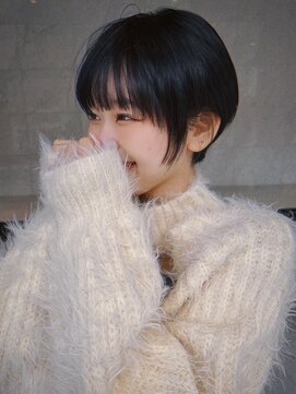 ユーフォリア 新宿店(Euphoria) 前下がりショート前髪長めハンサムショート黒髪ショート前髪あり