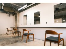 オシャレで雰囲気のあるお店自然光が入る明るくナチュラルな空間☆幅広いのお客様に人気な可愛いインテリア