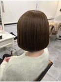 ぱつっとボブ×オリーブベージュ