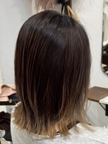 ルイ(ROUIS produced by LUCK 津田沼)&nbsp;ROUIS津田沼 白髪ぼかしブリーチ