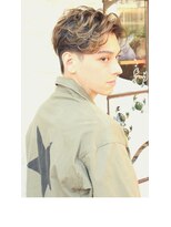 ジジバイワースホワイル(jiji by WORTH WHILE) 刈り上げセンターパートサーフカールフェザーパーママレットヘア