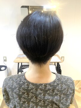 リプク(Rip-Ku18) 【箕面船場】艶と奥行きの大人ショートヘア