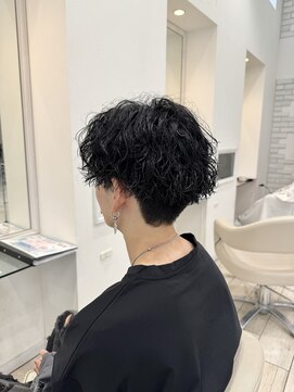 ロンド ラマ 岐阜(Lond bla-ma) センターパート×ツイストスパイラル【Lond伊藤メンズ】