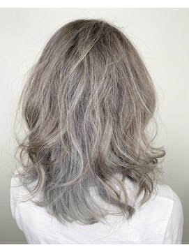 トリニティ(trinity) 【外国人風】透明感グレージュ 赤味消し バレイヤージュ