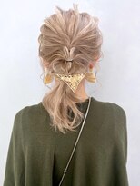 ヘアアレンジ_ローライトスリークボブ厚めバング_ba287812