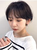 小顔　黒髪　パーマショート　暗髪　　前髪あり　耳かけショート