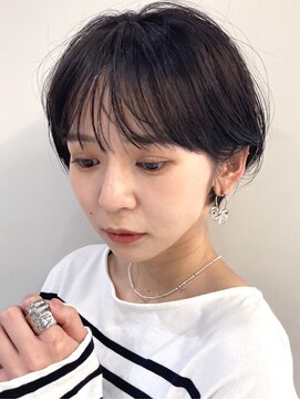 サーカス バイ ビュートリアム 青山(CIRCUS by BEAUTRIUM) 小顔　黒髪　パーマショート　暗髪　　前髪あり　耳かけショート