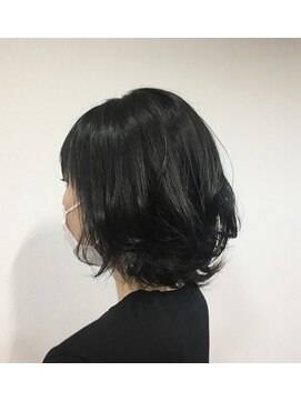 ミシュタ(mishuTA) やや段外はねボブ