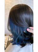 ブルーのイヤリングカラー