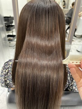 エスカーラ 表参道(THE ESCALA) @aidaman321/セクションカラー/ペールベージュ/外ハネボブ