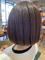 サラ(sarah)&nbsp;ワンレンボブ／ベージュカラー