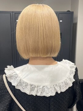 ベレーザ 渋谷(BELEZA) 4366ミルクティーアッシュグレーベージュハイトーンカラーボブ