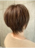 レイヤーショートボブ　40代、50代髪型　大人ヘア