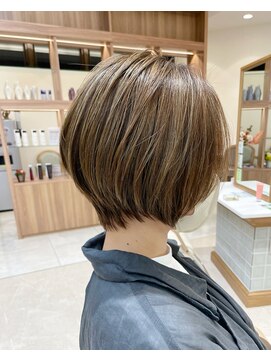 シュヴー 浦安店(CHEVEUX) 大人ナチュラルレイヤーショートボブ丸みショート30代/40代/50代