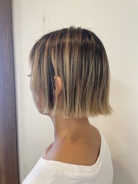 ラズープリット 切りっぱなしボブ