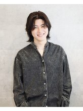 アンダーバーホワイト 鳳店(_WHITE) 藤田 唯生