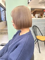 ヒビヲ(HIBIO) 切りっぱなしボブタッセルボブブリーチカラーミルクティーカラー