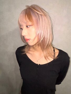 アルレン(Allen) ハッシュカット/ホワイトブロンド「宇都宮/ブリーチ」