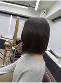 ミディアムボブ　グレージュ