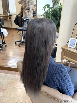 メルク(merc) グレージュ/ミルクティーグレージュ/ブリーチ/レイヤー/宇都宮