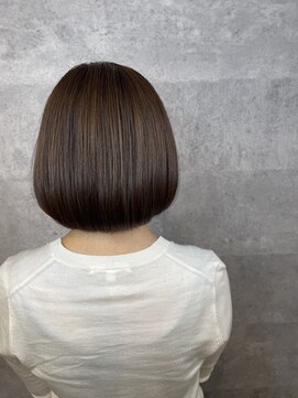 アンダーバーホワイト 金沢店(_WHITE) 切りっぱなしボブスタイル