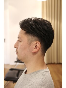 クランク(CRANK) ビジネスシーンにも合う73ツーブロックスタイル