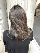 リバレッジ 広尾(Leverage)&nbsp;大人ハイライトグレージュミディアムレイヤー:Kazuma Osumi