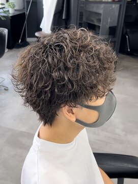 ウノ(U.No.) 波巻きパーマ/エレベート8F