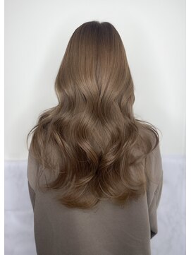 エニー 栄(Any) ブリーチなしのミルクティーベージュ/ レイヤーロング