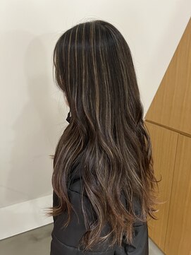 アンドビューティフル 恵比寿(andbeautiful) 地毛ハイライトでコントラスト強めのデザイン