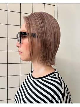 カルテ(QUARTE) 切りっぱなしボブ　ハイトーンボブ