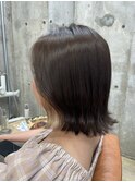 切りっぱなしボブ/インナーカラー/イヤリングカラー/外ハネ