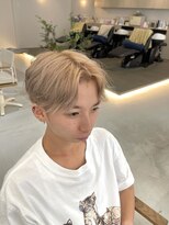 ソッチ(sotti.)&nbsp;センターパートアップバング×ブロンド系ホワイトベージュ