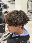 波巻きツイストスパイラルツーブロック刈り上げメンズパーマ