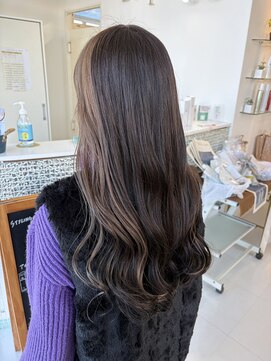 ドロップ シナモンベージュ×フェイスフレーミング