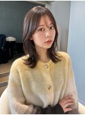 くびれミディアム/レイヤーカット/シースルーバング/顔まわり