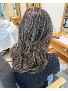 ヘアーポケット リタ(HAIR POCKET ritta) レイヤーカット×外国人風ハイライト2ミディアムレイヤーカット