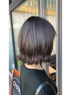 クルニエ(crenier) グレーブラウンの外はねボブ○
