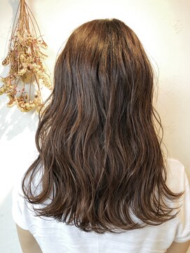 トゥーリ 筑紫野店(tuuli) tuuli筑紫野店 オレンジブラウン 八谷昌直