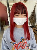鮮やかなレッドに前髪インナーブラック