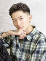 にもう&nbsp;リバースパーマ × スキンフェード