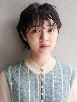 カライング(ing) 大人可愛い20代30代40代黒髪前下がりひし形小顔ボブ丸みショート