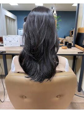 ミュー 天満橋(MEU) 抜け感ミディアムレイヤースタイル