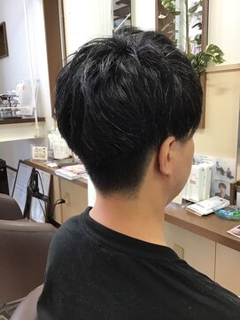 コア フィール ア デイ(COIFFURE A DAY) 黒髪ショート ツーブロックショート