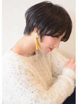 キアラ(Kchiara) 黒髪シルエットショート《kchiara川野直人》