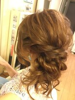 ヘアーセット モコロ(Hair Set MOCORO) アップアレンジ